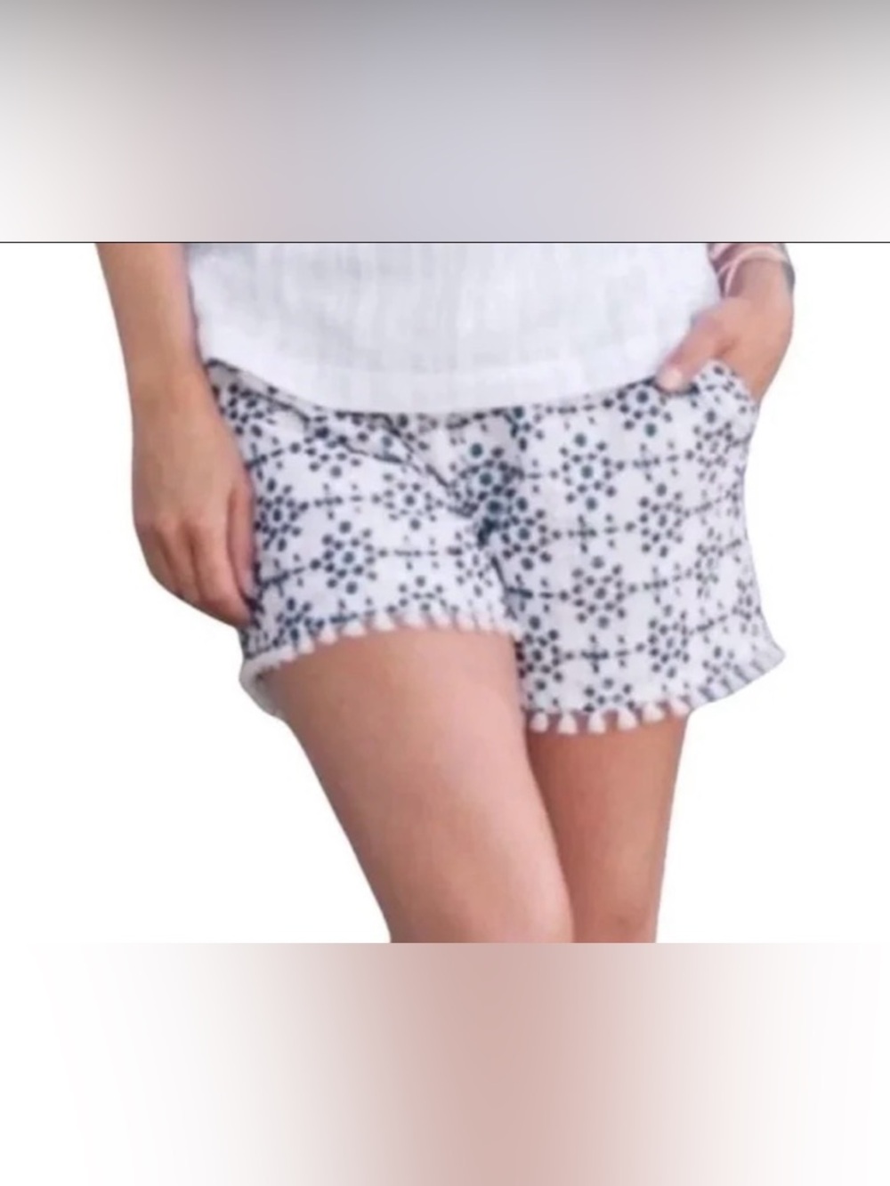 Bob Timberlake Womens Shorts Size Small Embroidered White Blue w/ Tassel Fringe